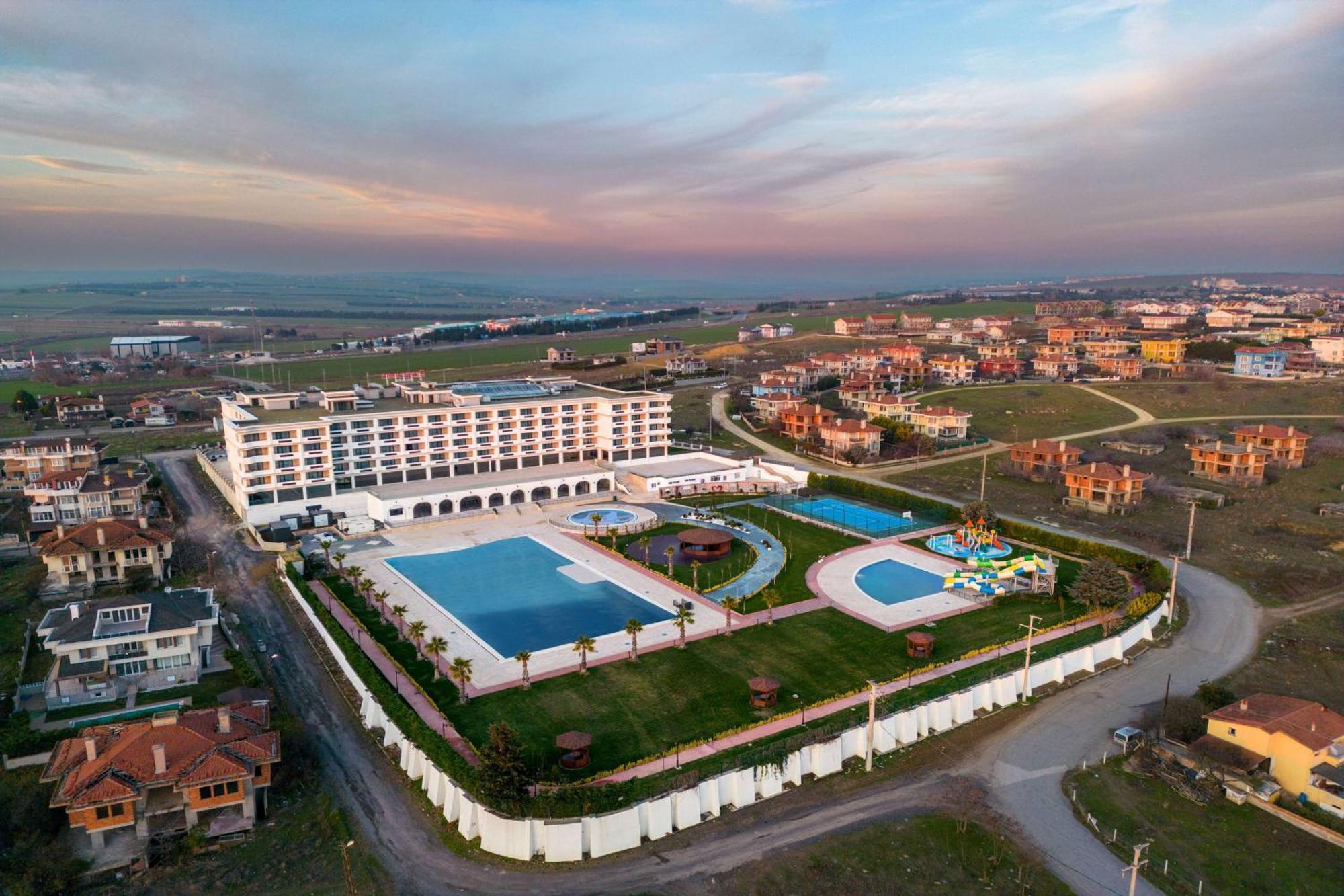 Hotel Ramada Plaza By Wyndham Silivri Esterno foto