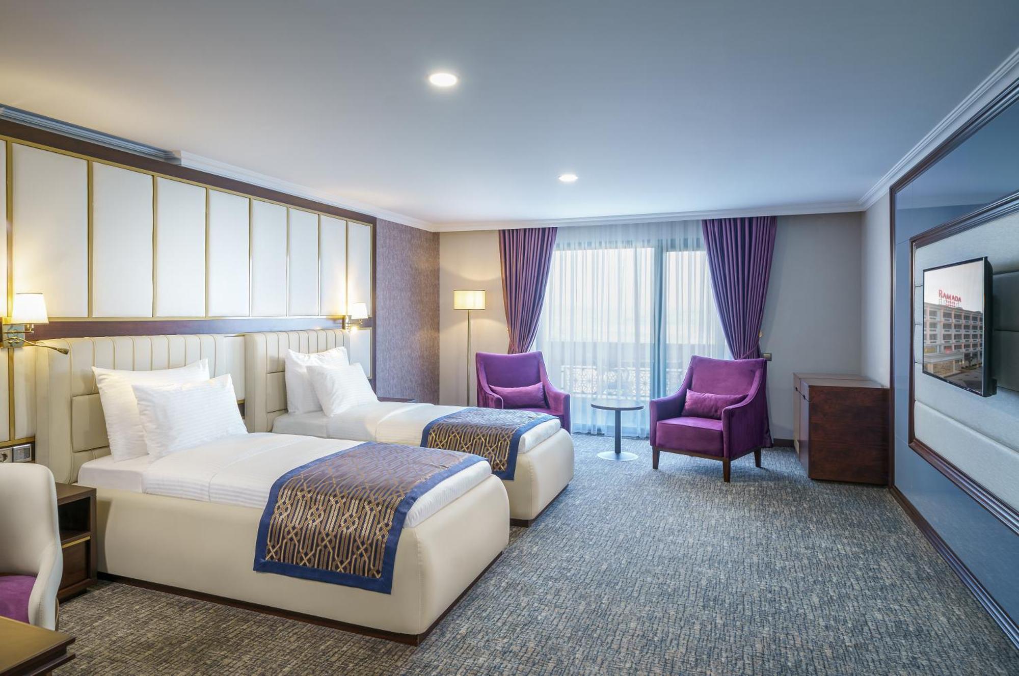 Hotel Ramada Plaza By Wyndham Silivri Esterno foto