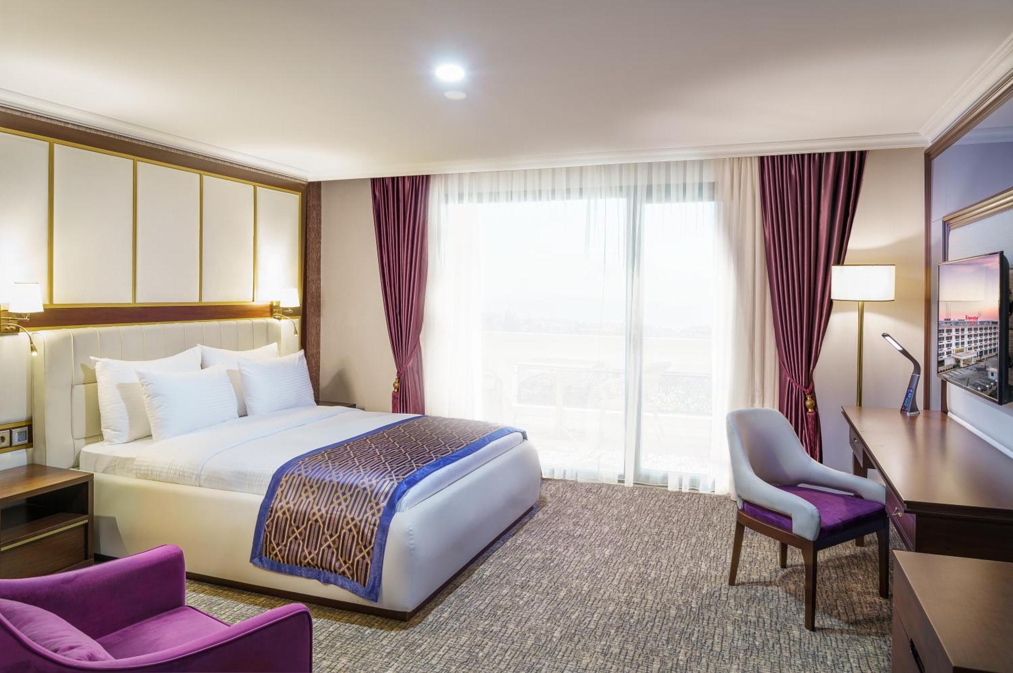 Hotel Ramada Plaza By Wyndham Silivri Esterno foto