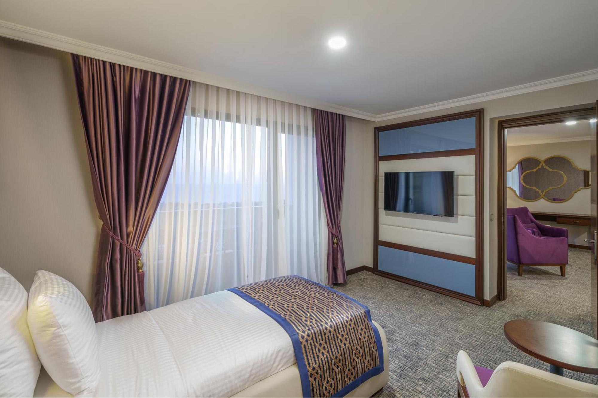 Hotel Ramada Plaza By Wyndham Silivri Esterno foto