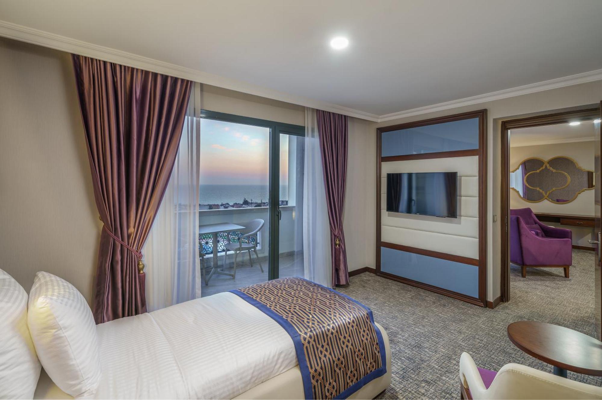 Hotel Ramada Plaza By Wyndham Silivri Esterno foto